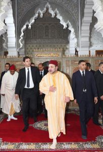 König Mohammed VI. beim Freitagsgebet an Karfreitag in der Achouhada-Moschee. 